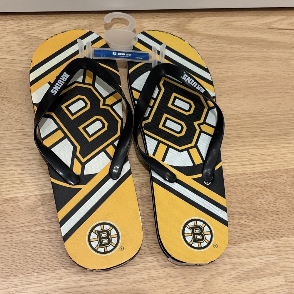 Forever Collectibles Boston Bruins Flip Flops Sandals Size XL Men’s 11-12 New